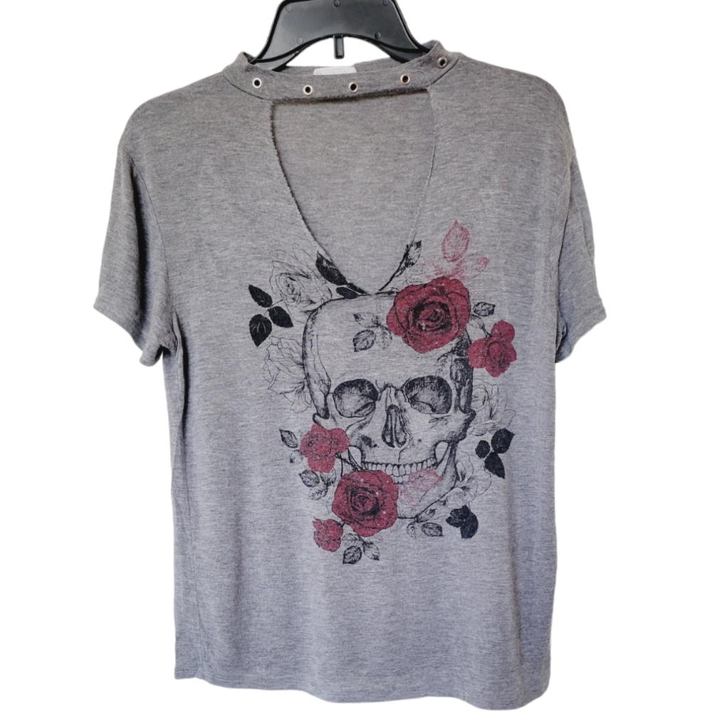 🌺3 for $10 Rebel Society Cutout V-Neck Skull & Roses Tee